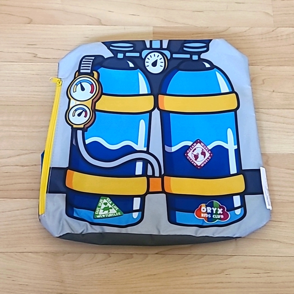 Qatar Airways Oryx Kids Club Collectible Small Backpack Gray Blue Scuba Tank